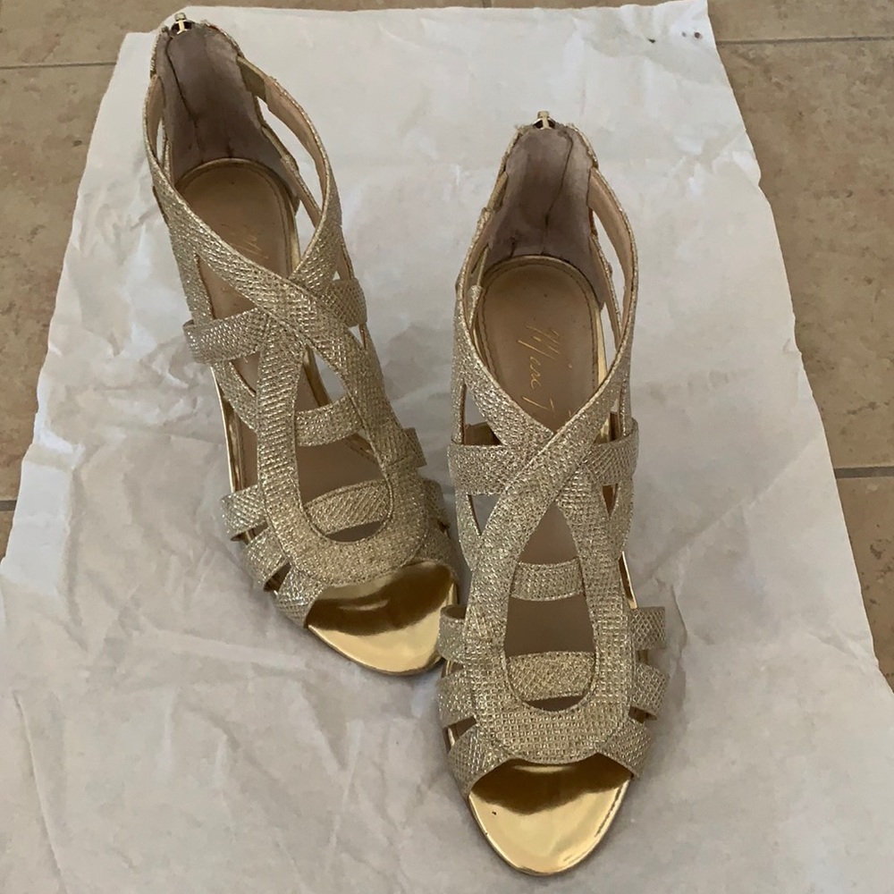 Marc Fisher strappy heeled sandals